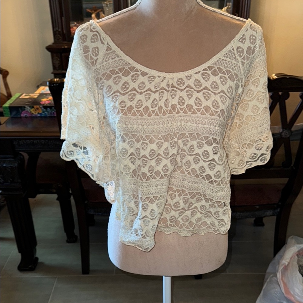 Cropped Cream Flutter Sleeve Blouse